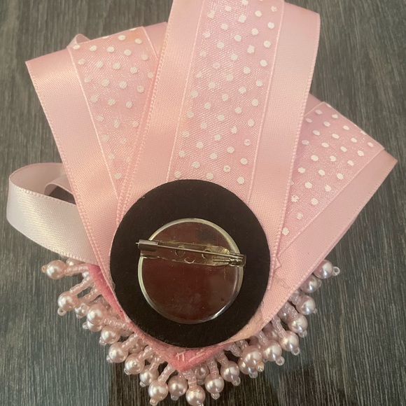 Pink pin - Picture 2 of 2